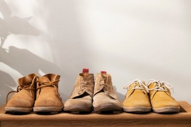 Согреют ноги даже в легкой обуви: нанесите пчелиный воск на подошву – держат тепло осенью