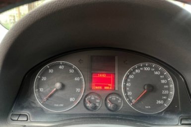 Названо реальное предназначение тахометра на панели прибора – для всех авто ИА SevastopolMedia