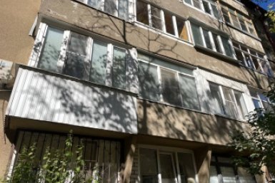 В России запрещают так стеклить балконы: придется все снять и забыть о замене ИА SevastopolMedia