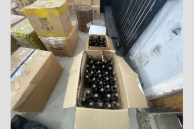 У фигуранта изъяли тысячи бутылок с небезопасным алкоголем Следком Крыма и Севастополя