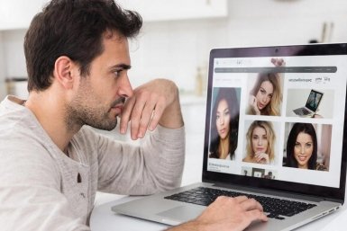 Тематическое фото ИИ GigaChat (18+)
