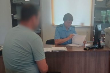 Нарушителя доставили в отделение ГУФССП по РК и Севастополю