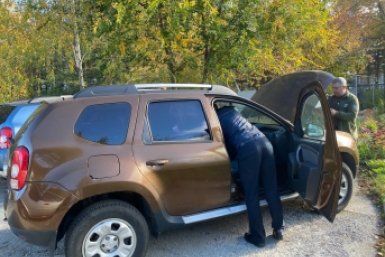 Каждую машину перед отправкой осматривают Народный Фронт Крыма