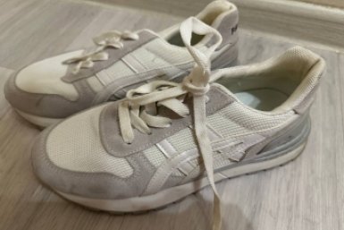 Каждый март мажу шнурки помадой - подруги смеялись, а теперь повторяют ИА SevastopolMedia