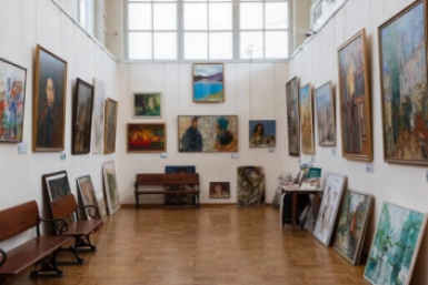 В вашей памяти - вся Третьяковская галерея, если назовете авторов 7 картин - ТЕСТ ИИ GigaChat (18+)