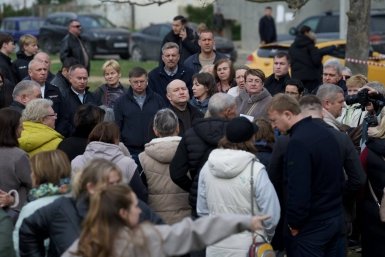 Губернатор пообщался с жителями пострадавших домов Соцсети М. Развожаева