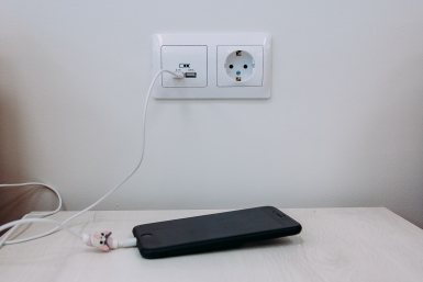 Проверил блок питания на &quotжужжание&quot: 3 критических признака, что ваша зарядка может вспыхнуть в любой момент Мария Смитюк, ИА PrimaMedia