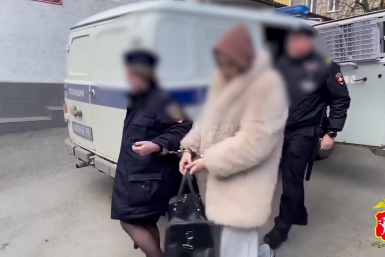 Курьера аферистов задержали МВД Крыма