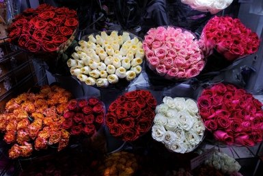 цветочный магазин, день весны, 8 марта,  цветы, букет Евгений  Кулешов, ИА PrimaMedia.ru