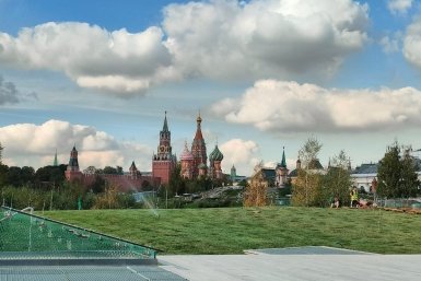 Зеленые трава и деревья появятся в Москве нескоро