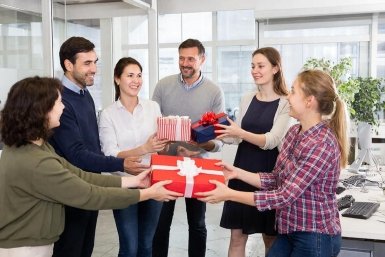 Обучение и корпоративы: что входит в компенсационные пакеты в Крыму