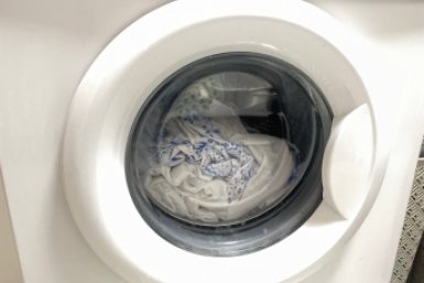 Постирала вещи, теперь несу на мусорку - все дело в ткани: проверьте свои