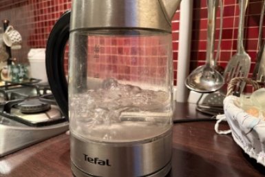 Сода и уксус только убивают чайник: альтернатива, которая безопасно удалит накипь