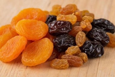 Как правильно мыть сухофрукты: сохраняют витамины и не превращаются в безвкусную "тряпку"