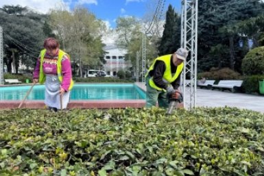 Пляжи в Ялте хотят открыть к 20 мая, в городе наводят порядок