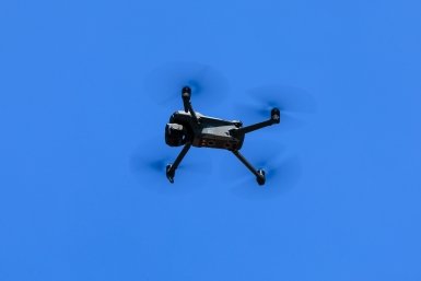 Севастополь пережил очередную атаку БПЛА, пострадали машина и дом