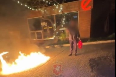 В Севастополе приезжий пытался сжечь бар после скандала с персоналом