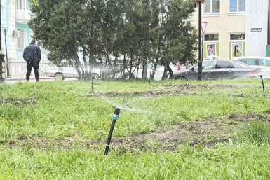 В Керчи монтируют системы автоматического полива в зеленых зонах