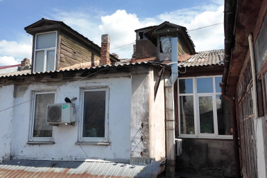 В Симферополе жильцы дома на ул. Кирова жалуются на постоянные потопы