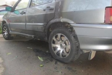 В Саках пьяный горожанин поджег ночью две машины