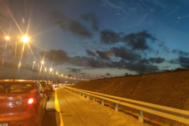На подъезде к Крымскому мосту водителям будут выдавать специальные карточки