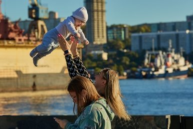 В Крыму работающие родители могут претендовать на новую выплату