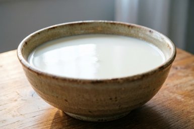 На даче холодильника нет, а молоко не киснет: как сохранить продукт свежим — бесценный лайфхак от Нечетова