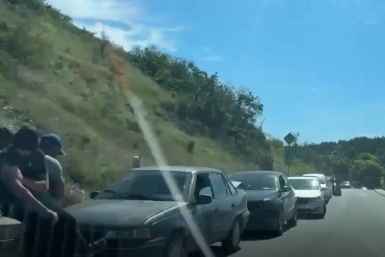 Водителей в Севастополе призвали не штурмовать АЗС и не создавать хаос