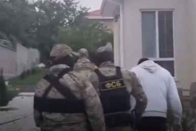 В Крыму к условным срокам приговорили двоих организаторов нелегальной миграции