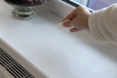 2 капли на губку и тру - пластиковый подоконник белее облачка: как отмыть пластик от желтизны и следов от горшков за 1 раз ИА SakhalinMedia