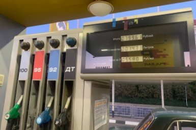 В Крыму снизят объемы продажи топлива, но потом обещают подешевевший дизель