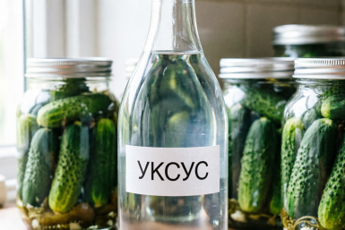 Для закруток - только такой уксус: банки не взрываются, огурцы хрустят