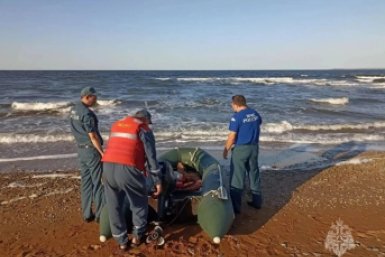 В Крыму четверых мужчин унесло в море, двое погибли, одного ищут