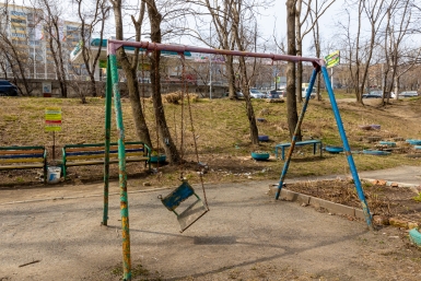 В Симферополе после травмы ребенка на детской площадке возбудили уголовное дело