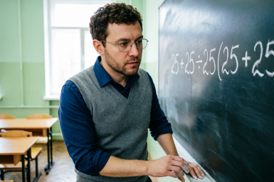 Математический челлендж: спорим, вы сделаете ошибку в примере 25 + 25 : 25(25 + 25)?