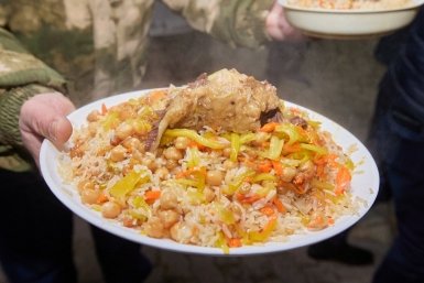 Кладу на рис 2 кусочка – и плов рассыпчатый: не вязкая каша, а ресторанное блюдо – вкуснее, чем в Узбекистане