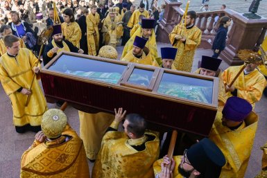 В Симферополе мощи Луки Крымского перенесли в собор Александра Невского