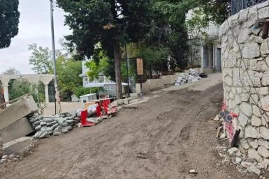 В Ялте освободили от воды подтопленные объекты