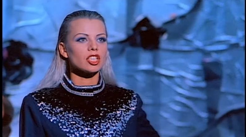 Тематическое фото кадр из клипа на песню &quotСерые глаза&quot (16+) Ирины Салтыковой