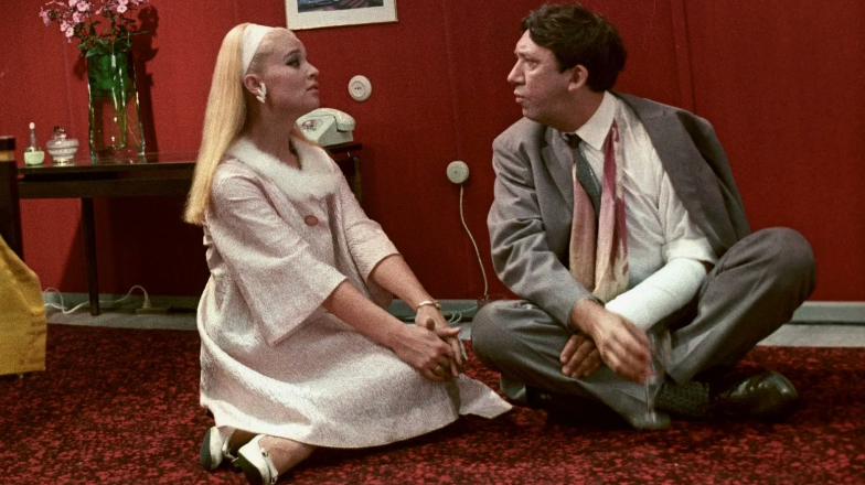 Тематическое фото кадр из фильма &quotБриллиантовая рука&quot (18+)