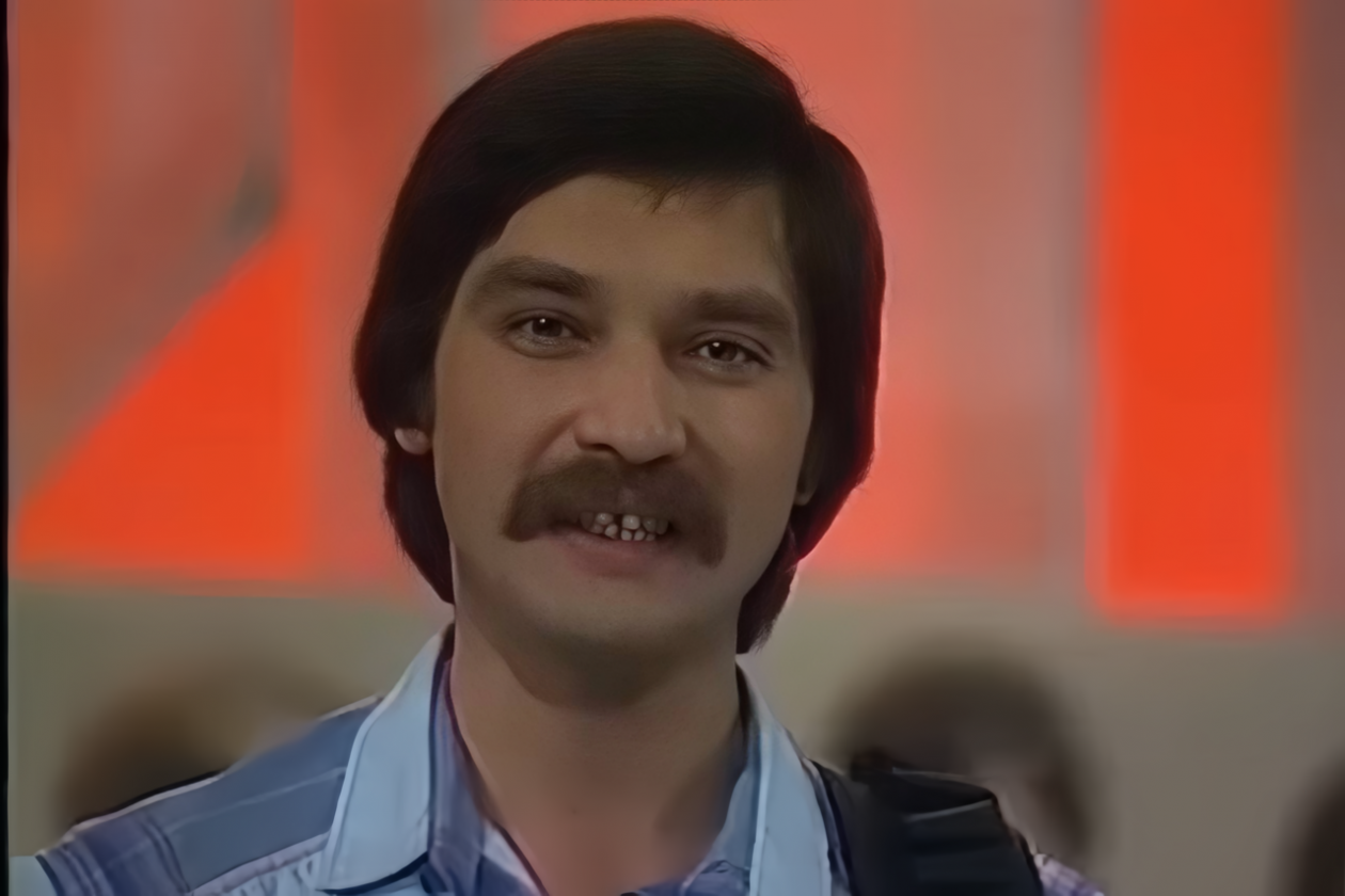 Тематическое фото кадр из архивной видеозаписи концерта ВИА &quotВерасы&quot - песня &quotМалиновка&quot 1980 г