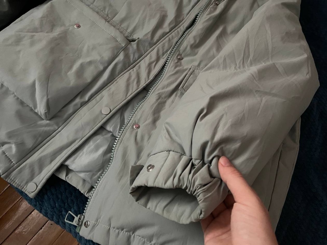 Смешали по 2 ложки, застирали и в машинку — куртка без пятен и разводов: воротник и манжеты как у новой ИА SevastopolMedia