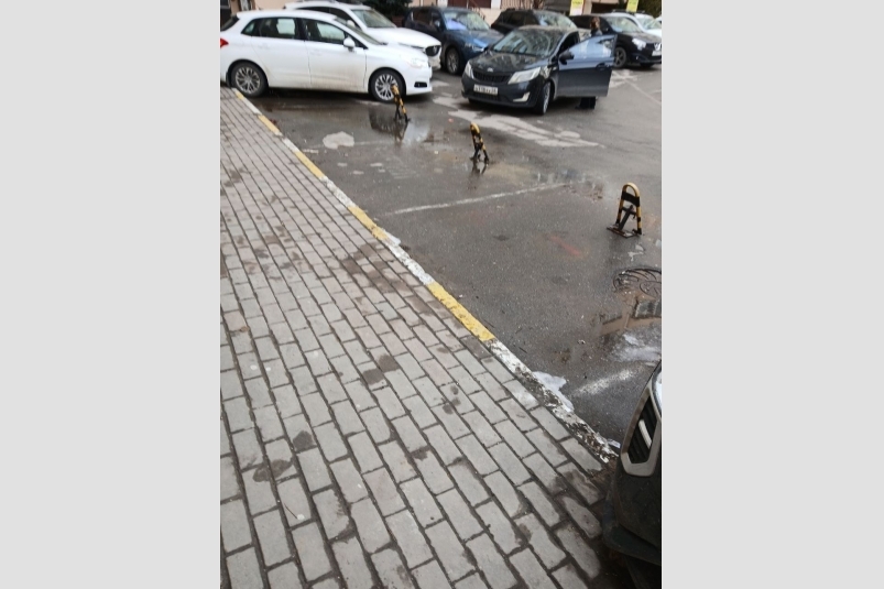 Общественники проверили состояние парковок во дворе Народный Фронт Крыма