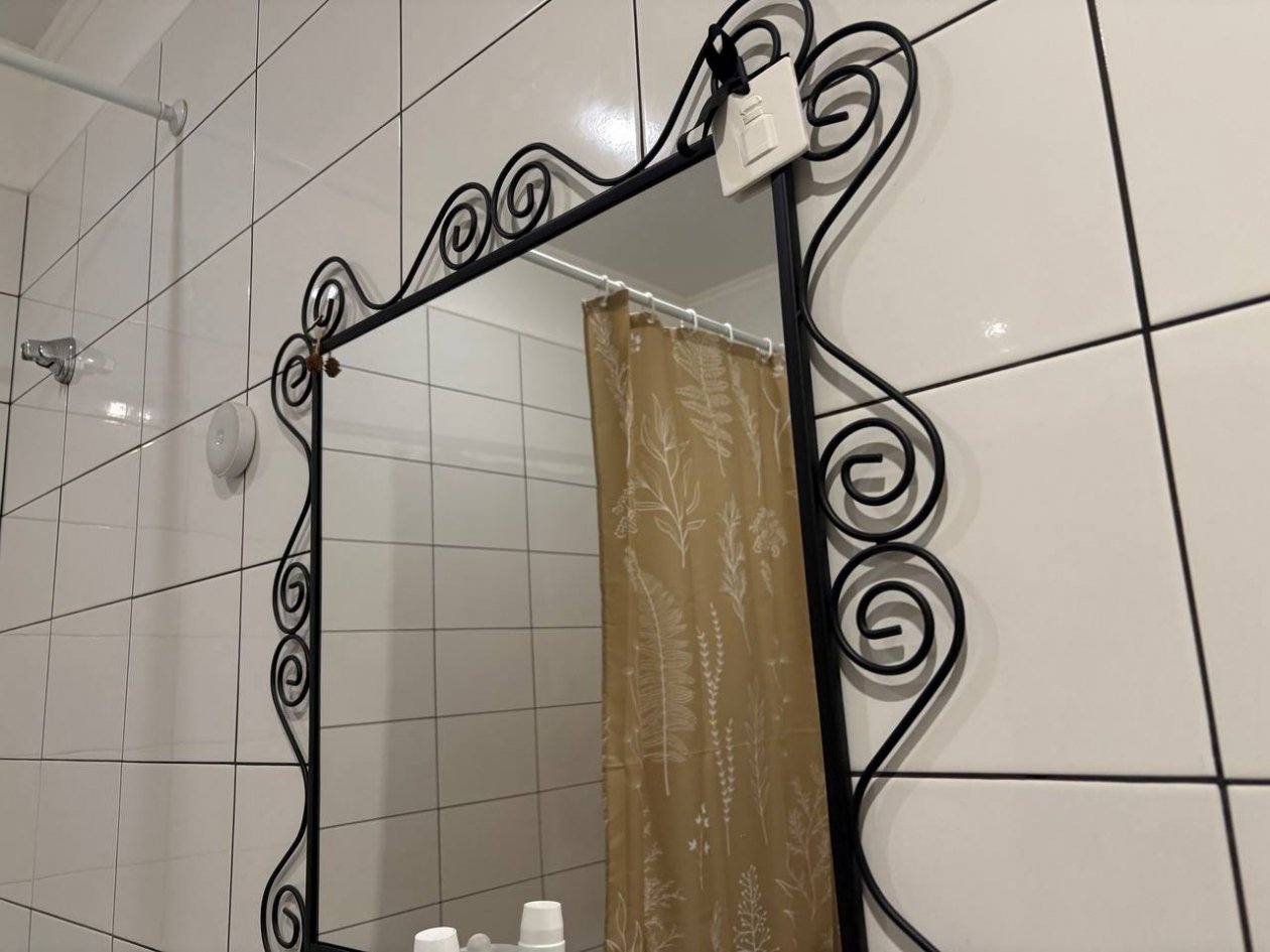 Две ложки на литр воды - зеркало без единого раствора: мою по методу свекрови ИА SevastopolMedia