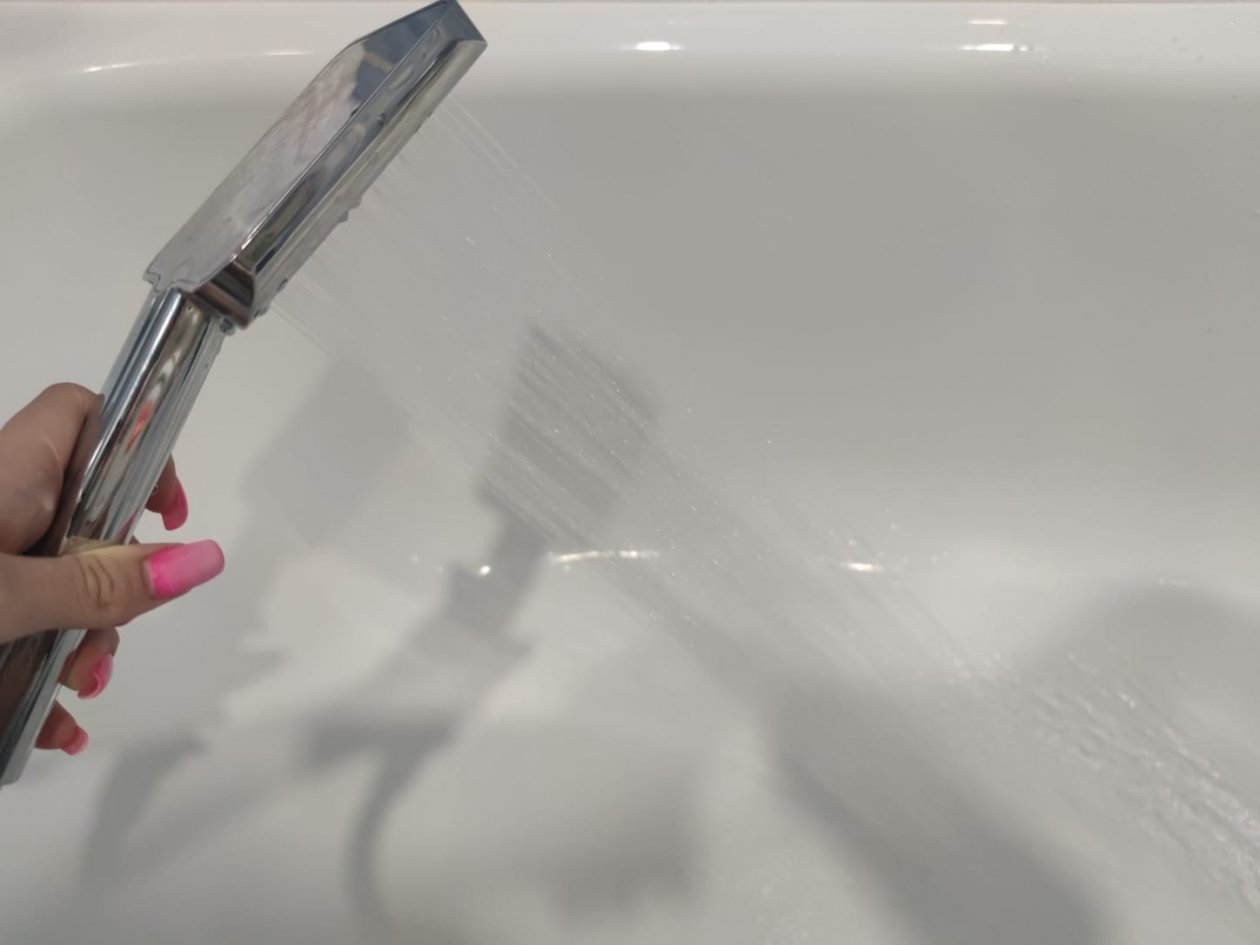 Пара пшиков на салфетку — и ждем полчаса: краны и лейка для души сияют ярче серебра — лайфхак ИА Stavropol.Media, Елена Гиневская