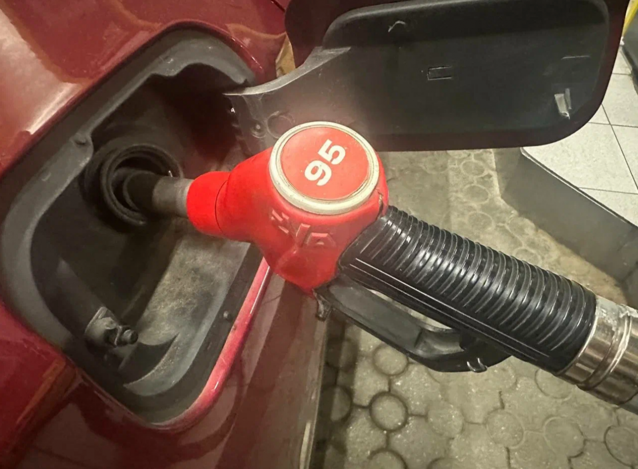 Заправочный пистолет ИА SevastopolMedia