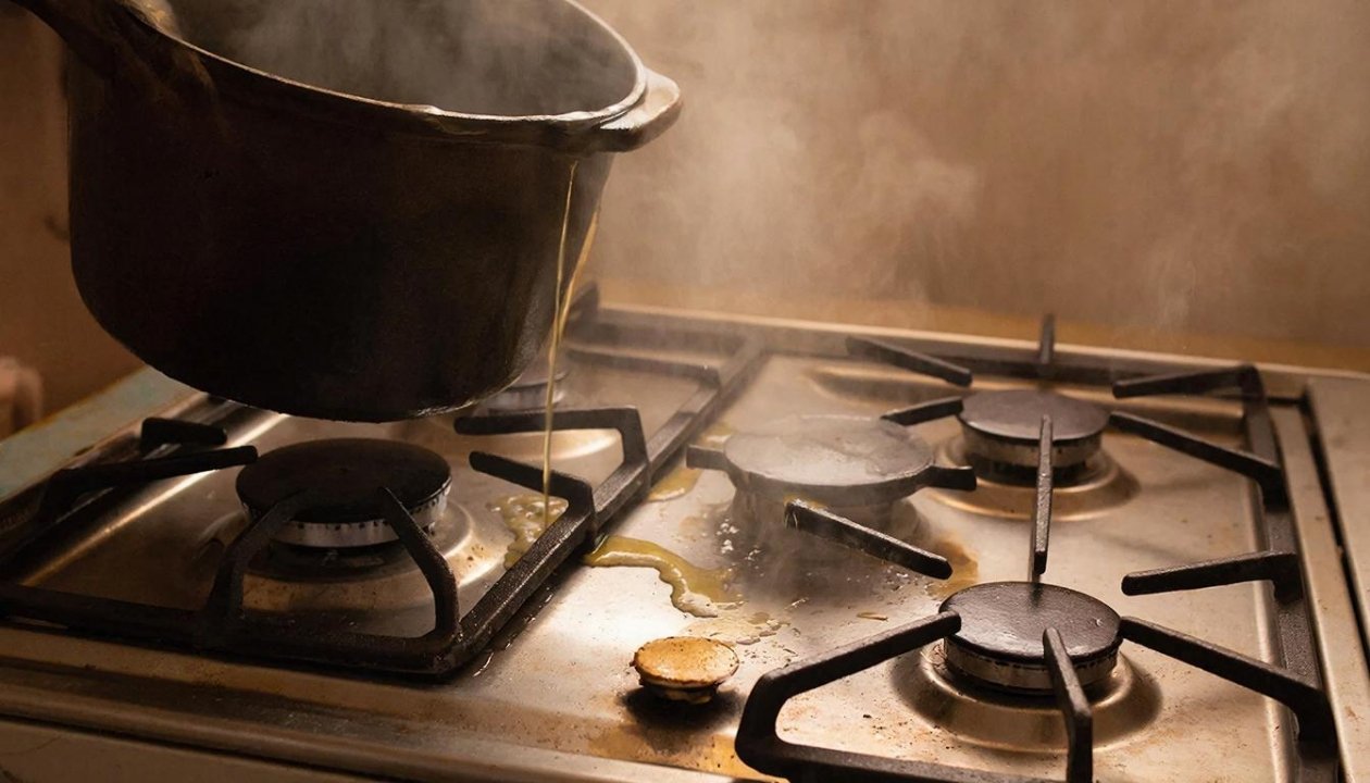 Тематическое фото ИИ GigaChat (18+)