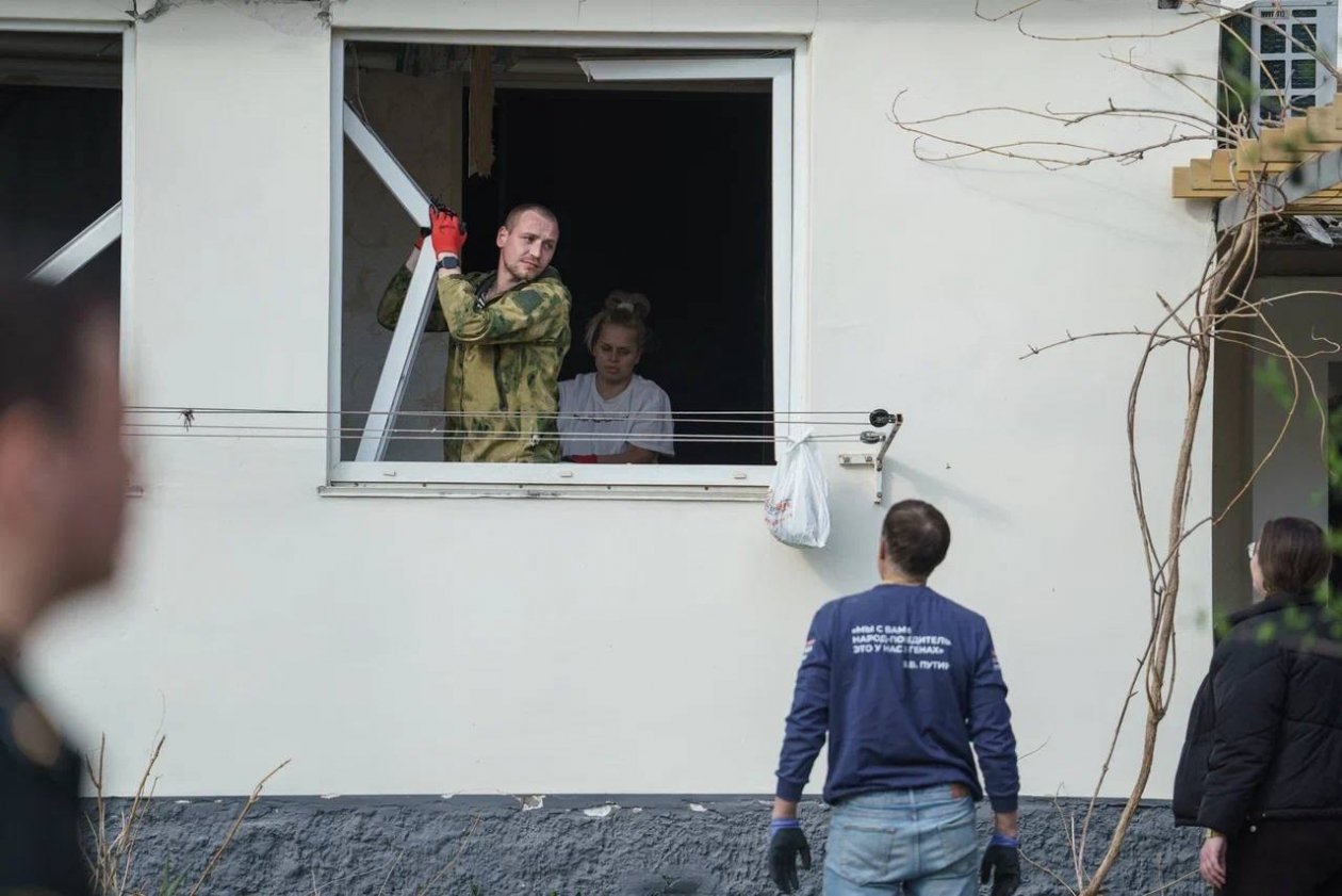 Волонтеры помогали жителям дома Соцсети М. Развожаева