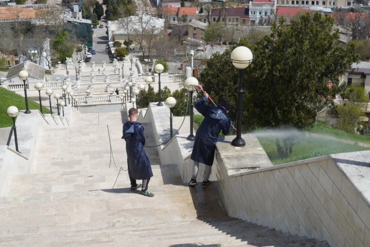 В Керчи приводят в порядок Митридатские лестницы Соцсети О. Каторгина