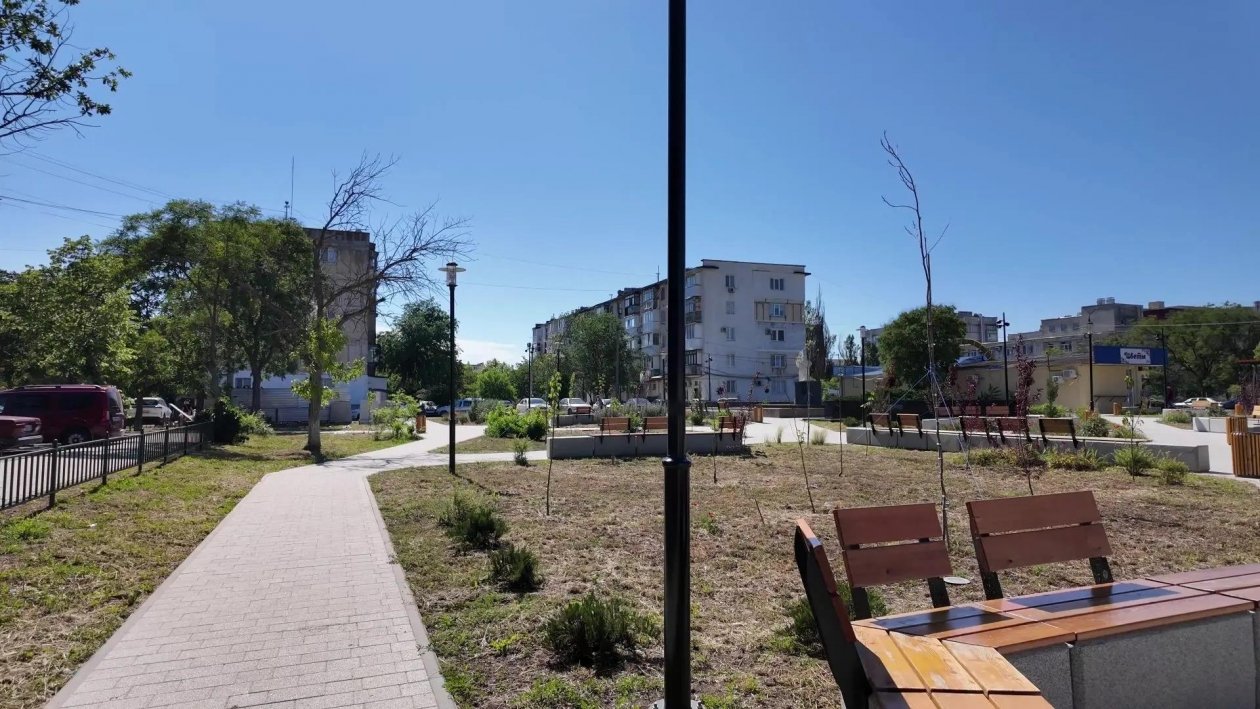 Общественники побывали в сквере Народный фронт Крыма
